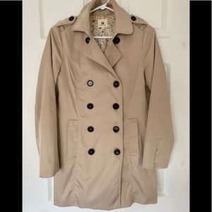 Cotton Candy trench coat beige cream small button